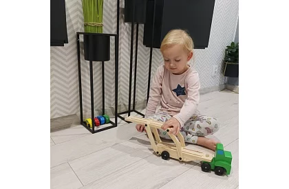 Drevený kamión na prevoz áut s autíčkami