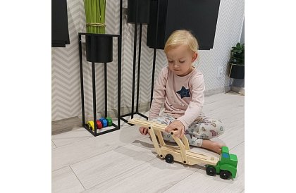 Drevený kamión na prevoz áut s autíčkami