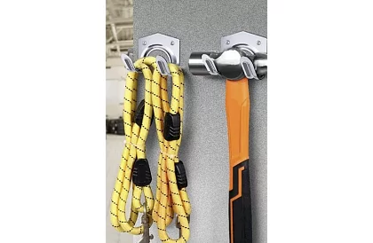 Kovové vešiaky na záhradné a dielenské náradie – 20 ks