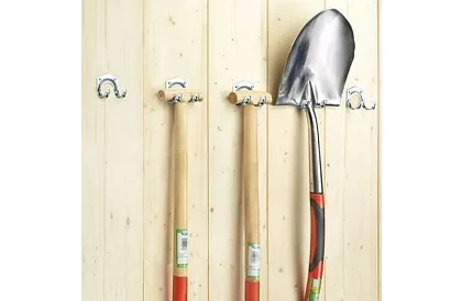 Kovové vešiaky na záhradné a dielenské náradie – 20 ks