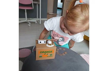 Automatická pokladnička - mačka zlodejka mincí