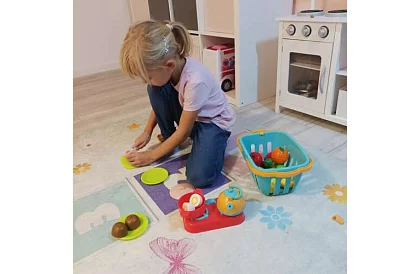 Sada zeleniny a ovocia na krájanie s príslušenstvom