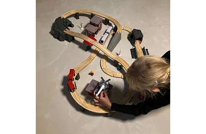 Drevená železnica - vláčkodráha na batérie 4,8 metra