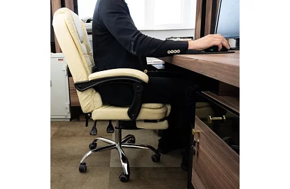 Kancelárske kreslo s výsuvnou opierkou nôh - krémové