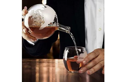 Veľká sada – karafa globe s whisky pohármi