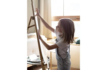 Drevený maliarsky stojan