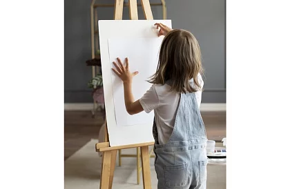 Drevený maliarsky stojan