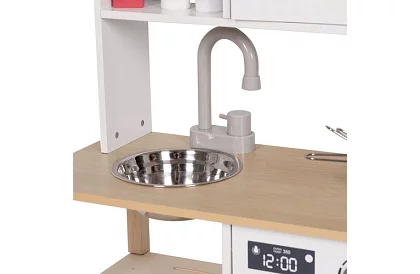 Drevená detská kuchynka s doplnkami