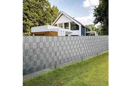 Stínící páska na plot šedá - panelová 630 g/m² + klipy