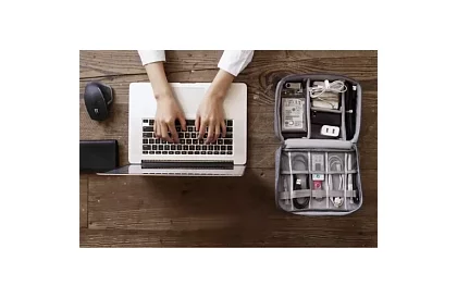 Cestovný organizér na káble a nabíjačky