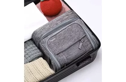 Cestovná kozmetická taška s pútkom na zavesenie