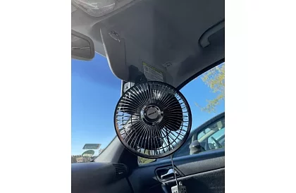 Otočný ventilátor do automobilov