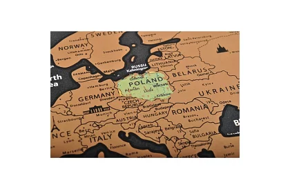 Stieracia mapa s vlajkami – Scratch Map the World