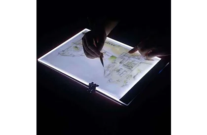 Svietiaca LED doska na obkresľovanie A4